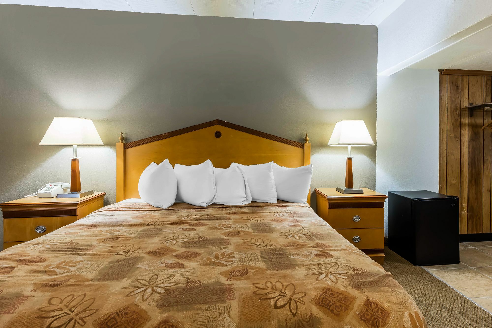 Lotus By Hotel Inn - Χοτ Σπρινγκς Εξωτερικό φωτογραφία