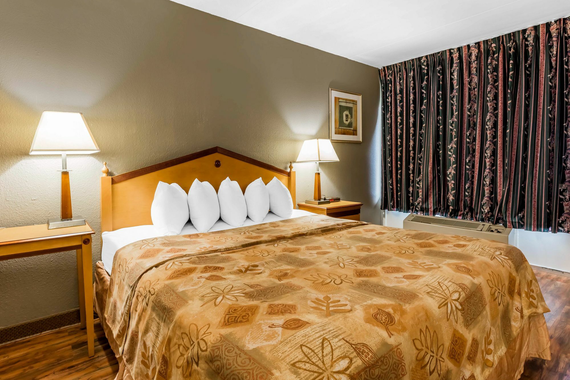 Lotus By Hotel Inn - Χοτ Σπρινγκς Εξωτερικό φωτογραφία